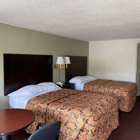 Red Carpet Inn Greensboro Esterno foto